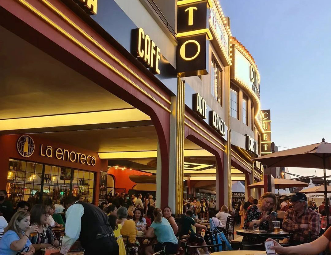 Fotos-facebook-Mercado-Cine-Curto-3 - Mexicali: allí donde México y China confluyen