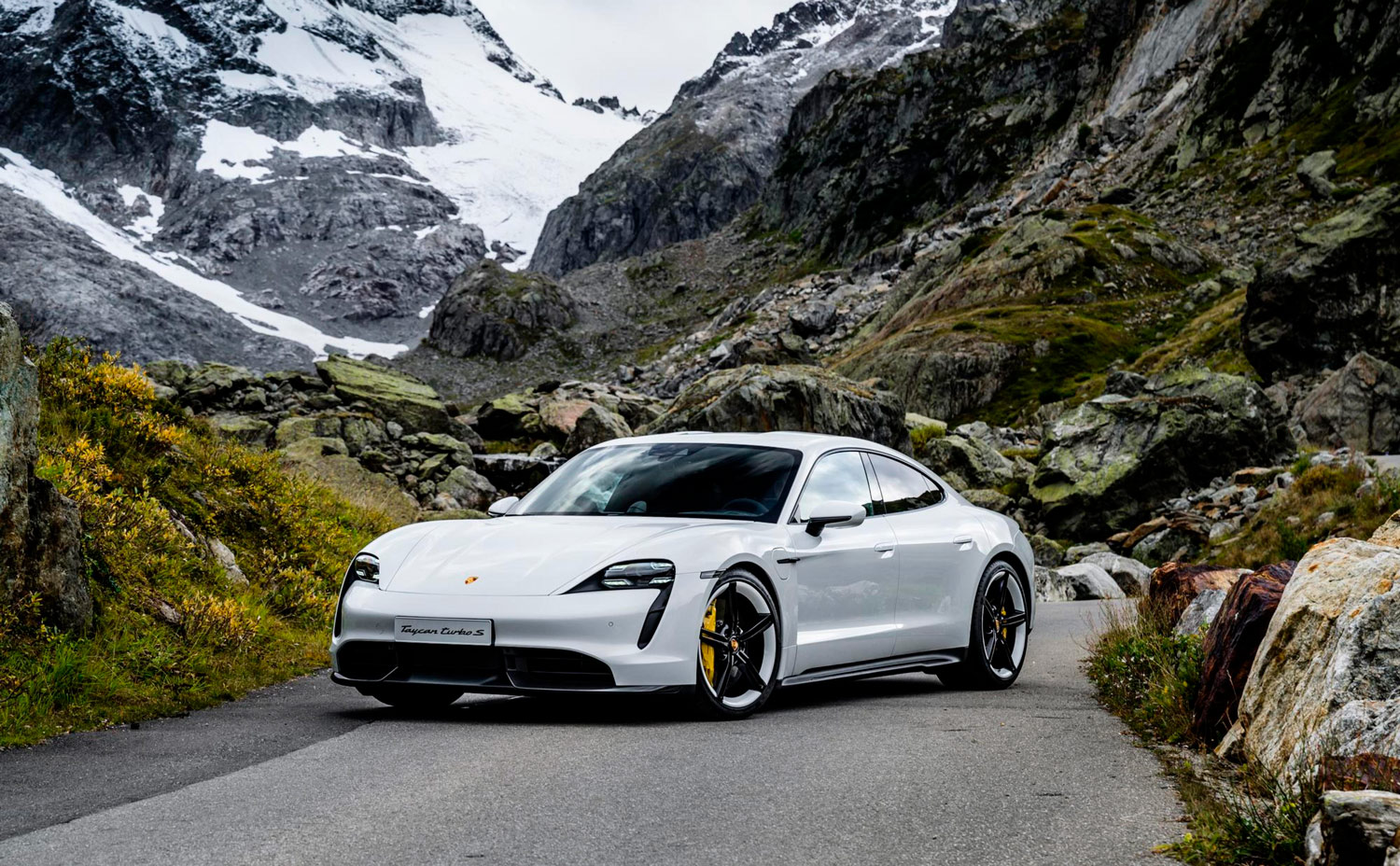 Porsche-Taycan-Turbo-S-01 - Una ruta electrizante