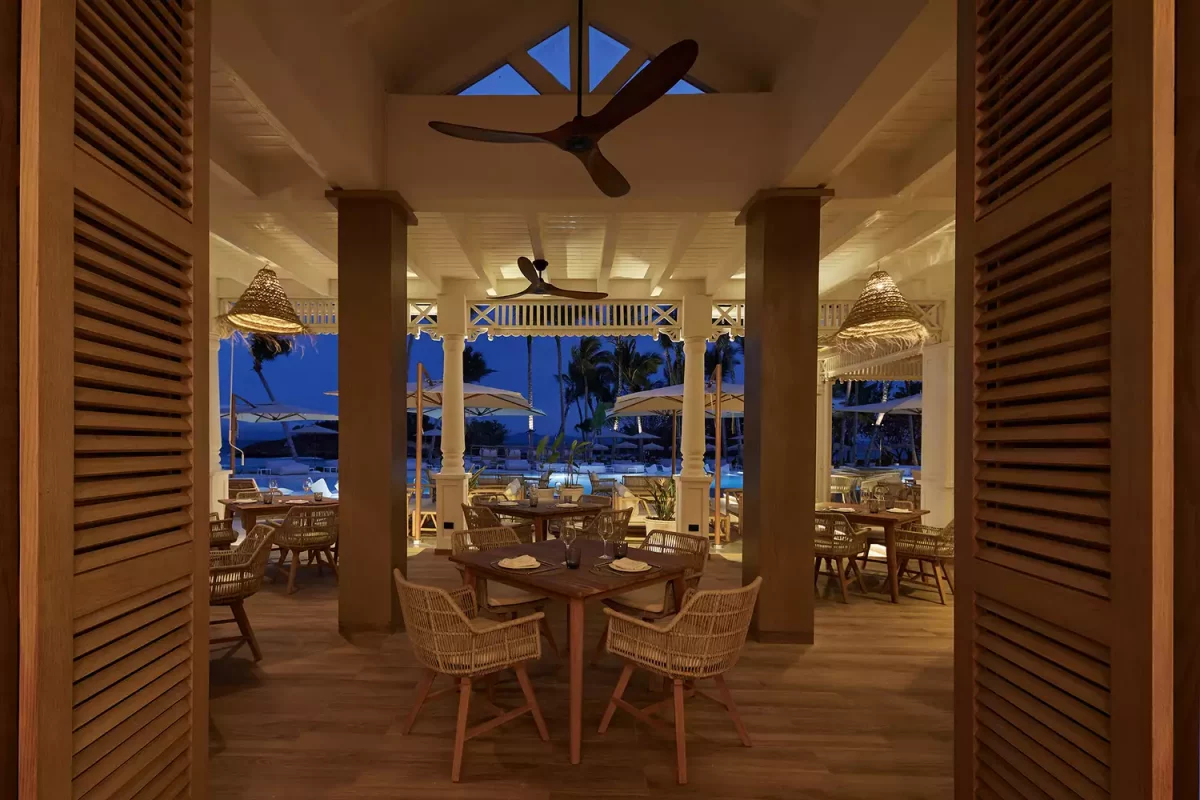 TAL-dine-cayo-levantado-resort-dominican-republic-CAYODR0723-561a075793d3424cb0abd3c8bd286168-1200x800 - Este lujoso resort todo incluido acaba de abrir en una isla caribeña poco conocida, con precios inferiores a $500 la noche