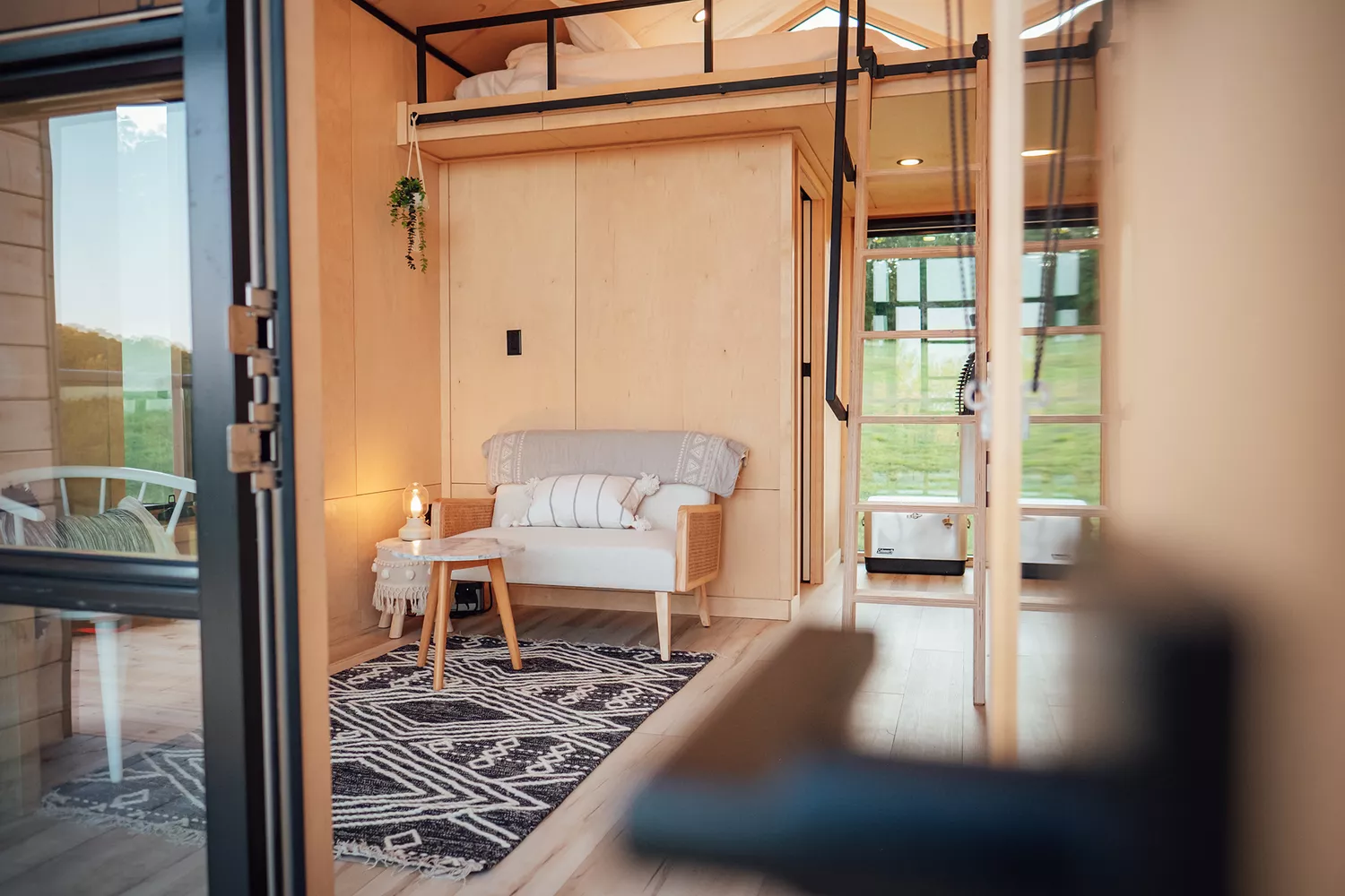 TAL-interior-meridian63-prince-edward-island-MICROCABIN1023-4788e4e89464408f9f02985a7caf282f - Estas microcabañas en una isla canadiense son perfectas para perderse