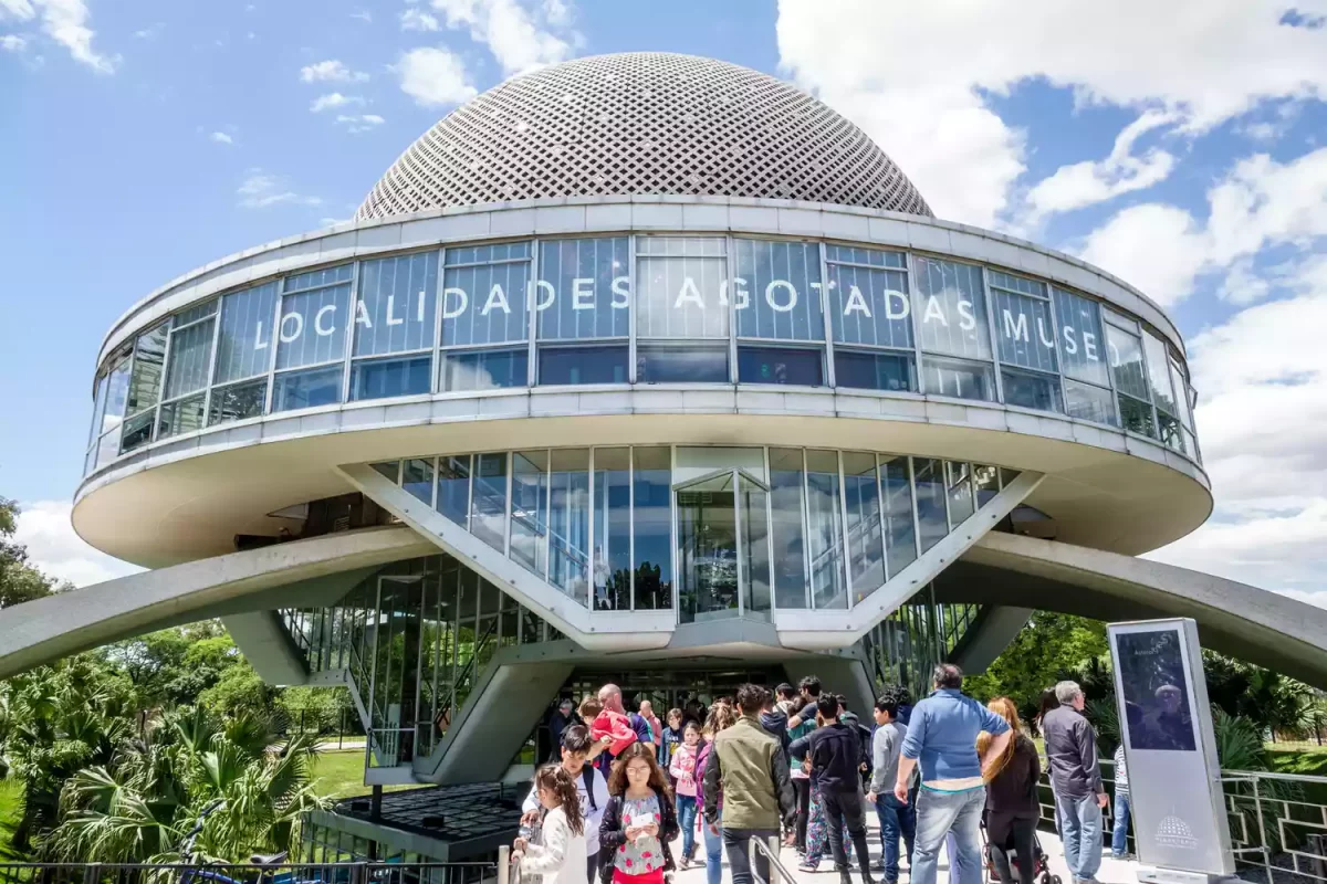 TAL-planetario-galileo-galilei-TODOBUENOSAIRES0823-3867305d779b4188b8b98214195b1275-1200x800 - Las 25 mejores cosas para hacer en Buenos Aires, según los locales