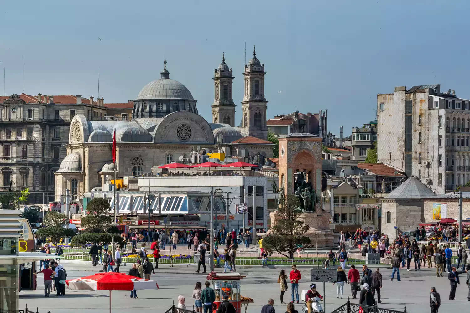 TAL-taksim-square-TODOISTANBUL0923-f864479d5f0c4700b8c2ac6adf8e1b9b - Las 25 mejores cosas para hacer en Estambul en un fin de semana