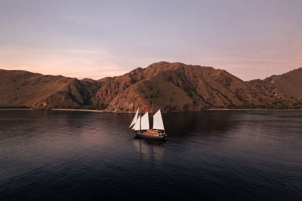 Cuando navegué en un superyate por el rincón más remoto de Indonesia 