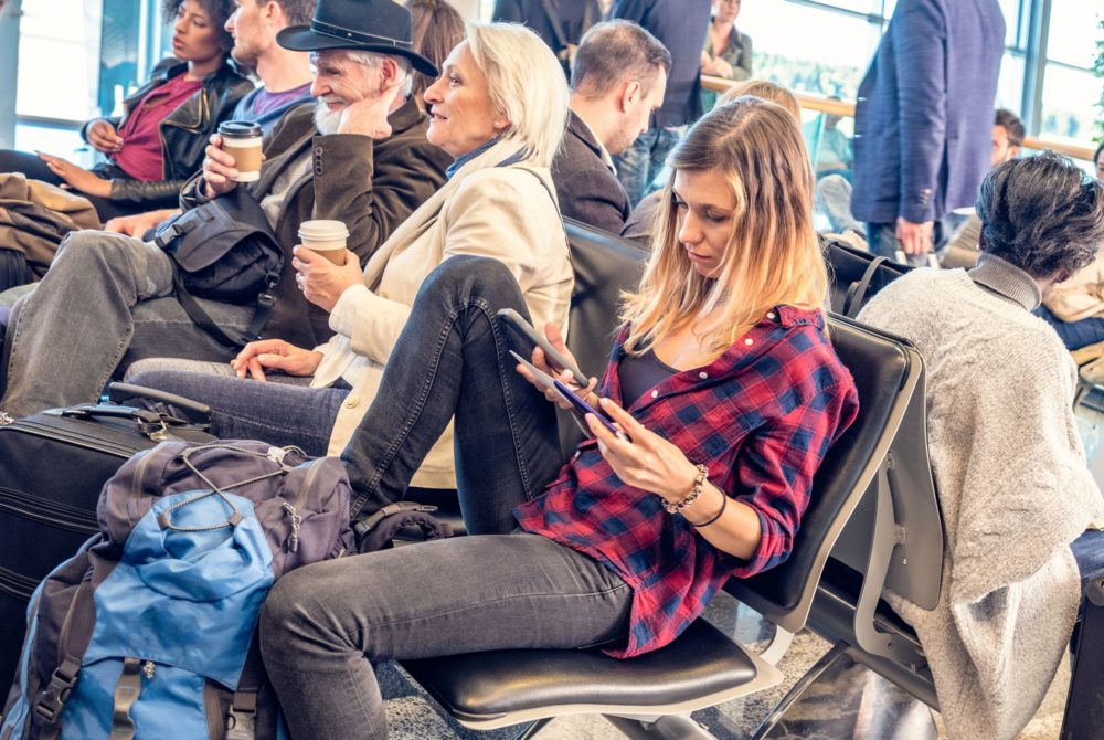 aeropuerto-sala-de-espera-1000x670 - ¿Qué pasa si sobrevenden mi vuelo? (en México)