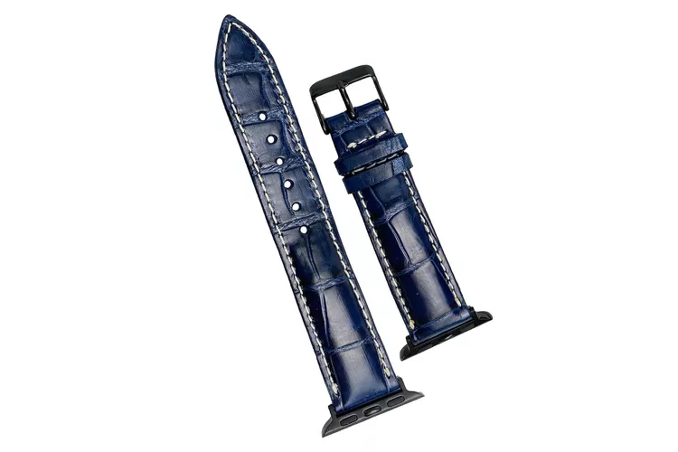 handmade-crocodile-alligator-ostrich-watch-band-8a250c8ad0c34c8180d101a4896b208f - Soy una viajera frecuente y estas son las 14 prendas perfectas para el avión que debo usar para ascender a primera clase: desde $282 MXN/15 euros