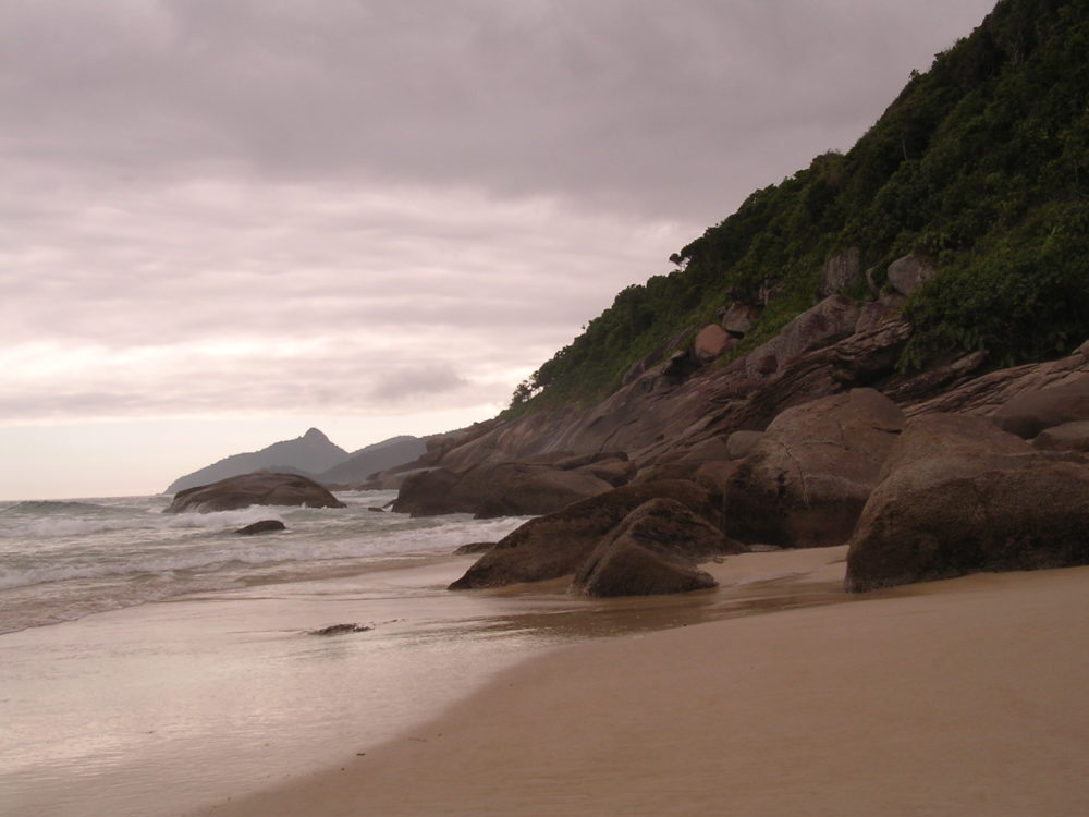 lopes-mendes-playas-sudamerica2-1000x750 - 4 playas de Sudamérica a las que te va a costar llegar -ni hablar partir-