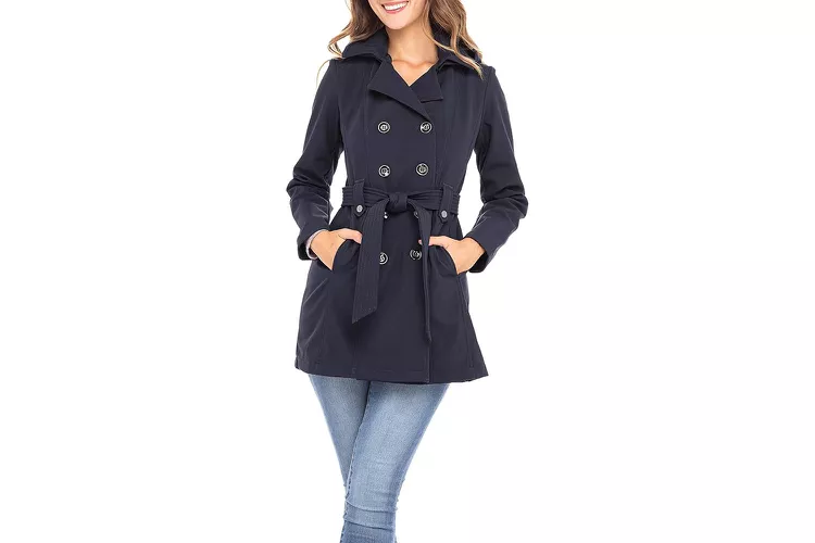 sebby-collection-soft-shell-trench-coat-9e9f1d506f724eabb213342842209db2 - Soy una viajera frecuente y estas son las 14 prendas perfectas para el avión que debo usar para ascender a primera clase: desde $282 MXN/15 euros