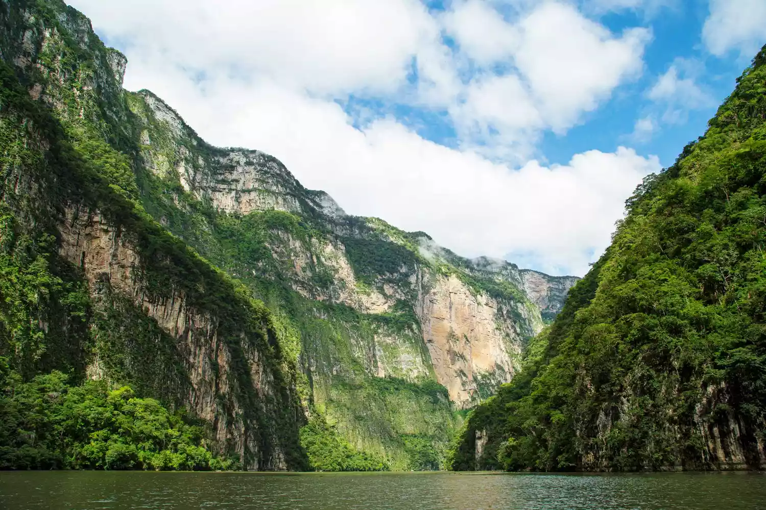 sumidero-canyon-CHIAPASDOTY1221-a551f57ddf14458d82c703ec5360d819 - Un viaje por Chiapas, la clave para comprender el rico patrimonio indígena de México