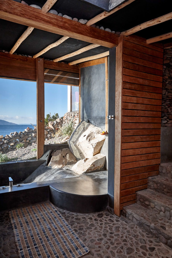 Amantica-Lodge4-666x1000 - 5 islas inesperadas donde a todos nos gustaría naufragar