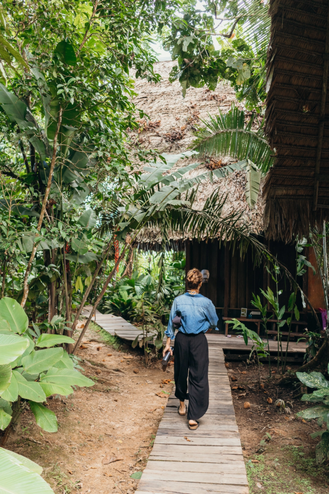 Hotel-Calanoa-Amazonas-667x1000 - Un viaje espiritual a Calanoa, un hotel en el útero del Amazonas