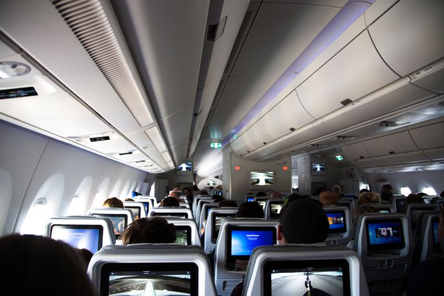 TAL-on-baord-airplane-OPENJAWFLY1123-ef0791e1137746cfae4a1a551f53fc57 - Vuelos abiertos: qué son y por qué deberías reservarlos