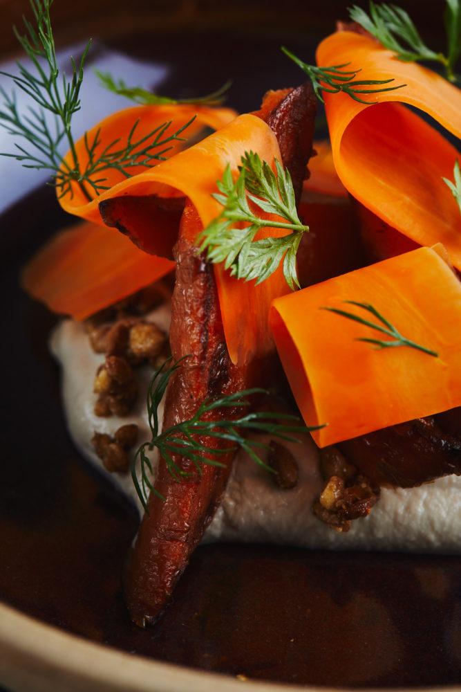 Zanahorias-confitadas-667x1000 - Gioia Cocina Botánica, una apuesta plant-based en el país de la carne