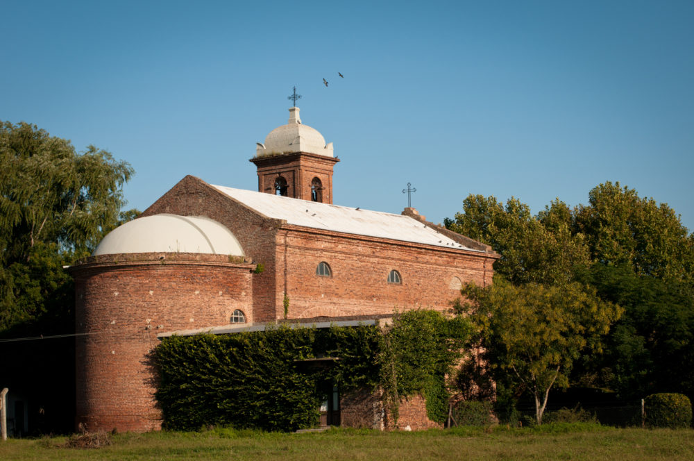iglesia-de-azcuenaga-1000x664 - 5 escapadas de fin de semana desde Buenos Aires