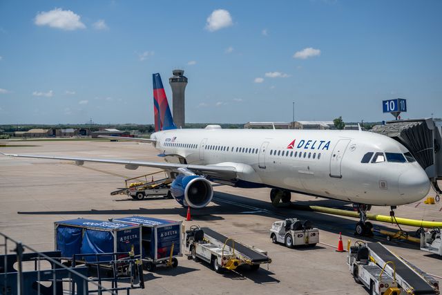 TAL-delta-airline-austin-bergstorm-DELTAAUS1223-ae8fb278bfe445eca48117ff8a9c8005 - Delta aumentará su presencia en Texas con nuevas rutas y más vuelos desde Austin