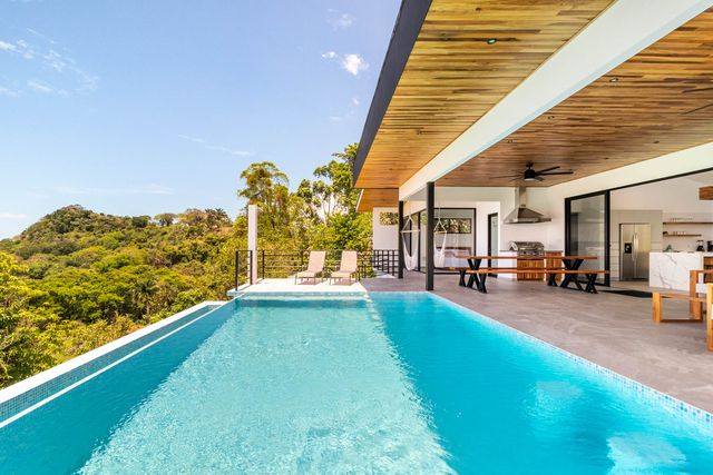 TAL-pure-view-villa-costa-rica-ADAPTVBNB1223-09207f98b8a34576bb5c2463449922f4 - Estos 3 Airbnbs accesibles son los más deseados en las listas