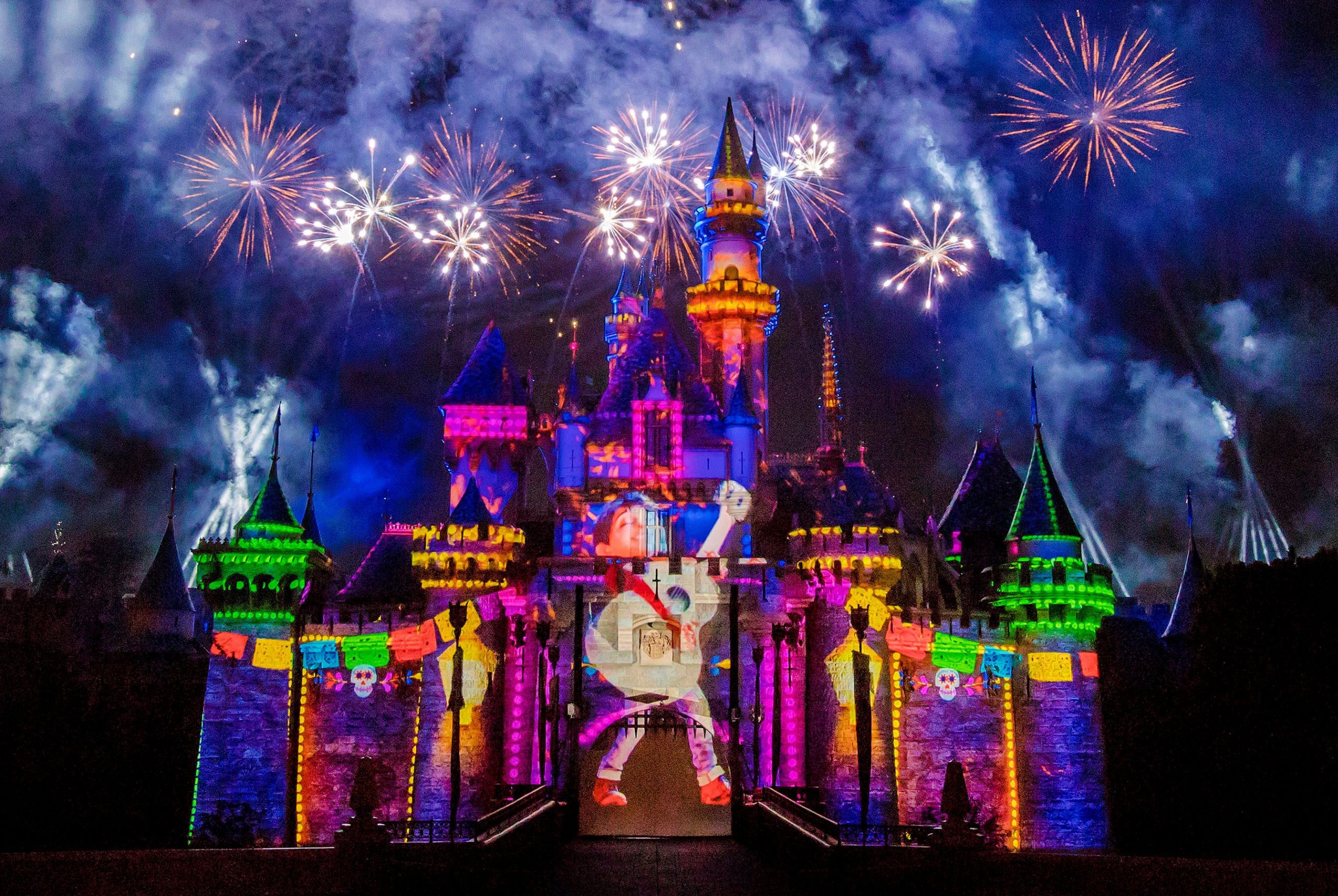 ¿Qué hacer en Disneyland Resort? Este es el calendario de eventos 2024