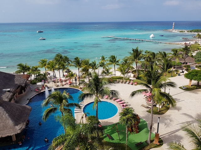 aman-mzEyEp3syMI-unsplash - ¡Ahora será más fácil volar al Caribe! American Airlines inaugura nuevas rutas a Cancún