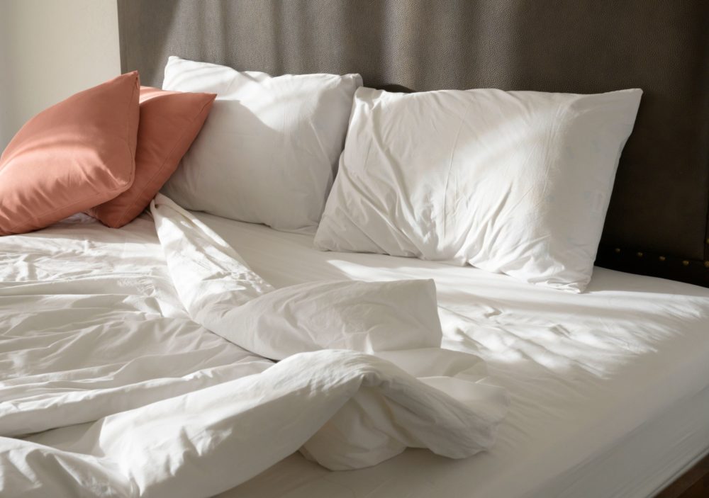 cama-hotel-1000x703 - Qué tan ordenada debes dejar tu habitación de hotel, según expertos en etiqueta