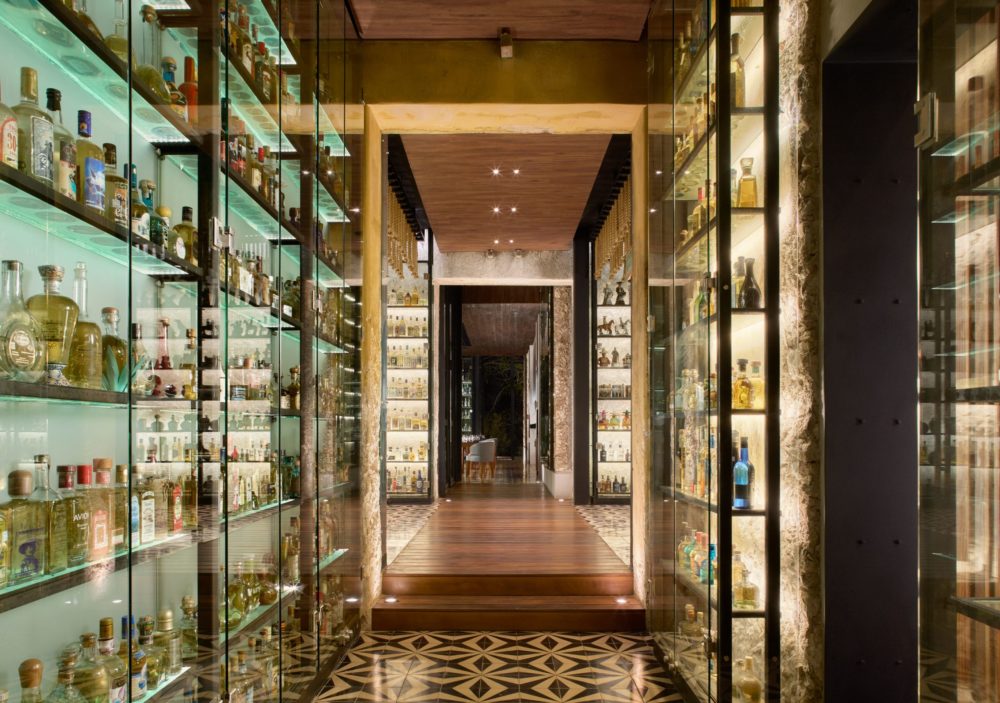 coleccion-tequila-restaurante-1000x703 - Así es Chablé Yucatán, entre los mejores hoteles del mundo
