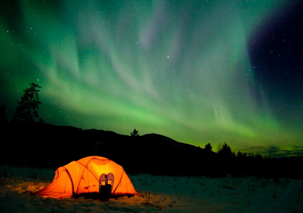 yukon-auroras-1000x703 - Auroras boreales: los espíritus del bosque