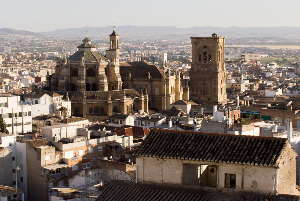 Albaicin-Granada-1000x670 - Guía de viaje: 5 lugares fantásticos para conocer en Granada