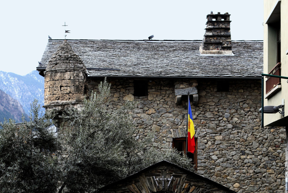 Andorra-1000x670 - El diminuto pueblo de Andorra que está pegado a España y es un verdadero viaje al pasado