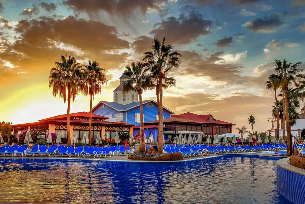 Atardecer-Tenerife-1000x670 - Este es el mejor lugar de España para conocer en 2024, según un prestigioso ranking