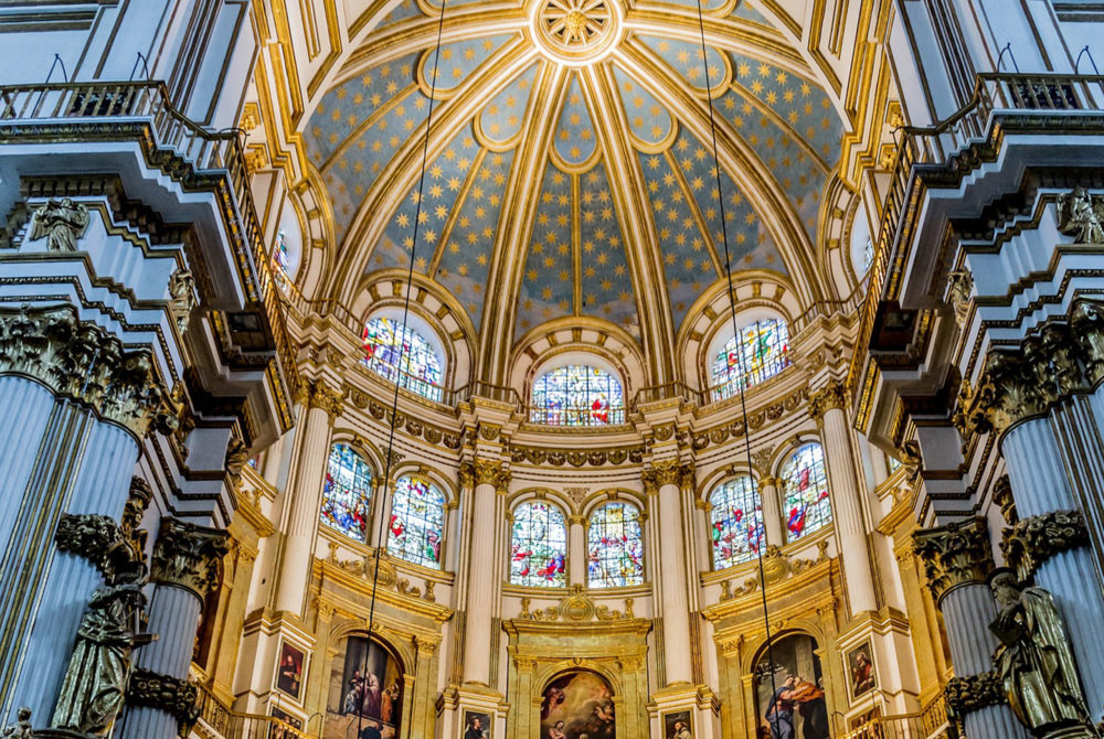 Catedral-Granada-1000x670 - Guía de viaje: 5 lugares fantásticos para conocer en Granada
