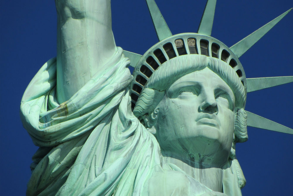 Estatua-de-la-Libertad-1000x670 - ¿Cuál es el trámite que permite ingresar a Estados Unidos sin visa?: qué países pueden participar de este programa