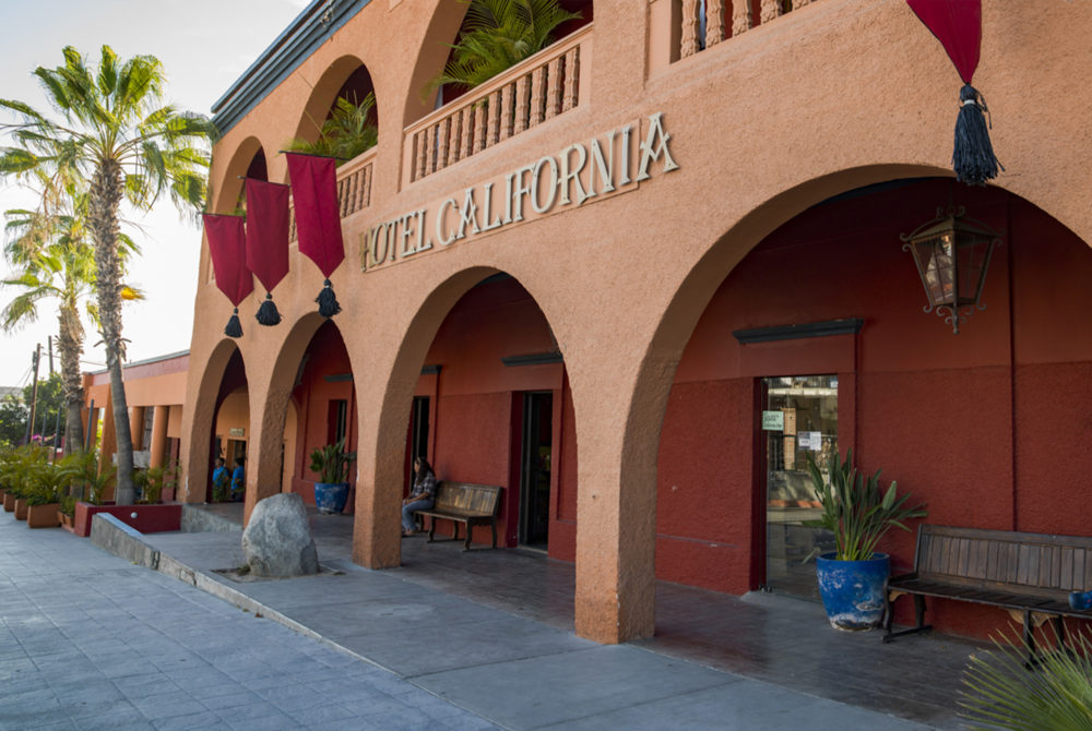 Hotel-California-Todos-Santos-1000x670 - Pueblos Mágicos: el paraíso del Pacífico con estilo colonial que tuvo una bonanza económica durante 100 años