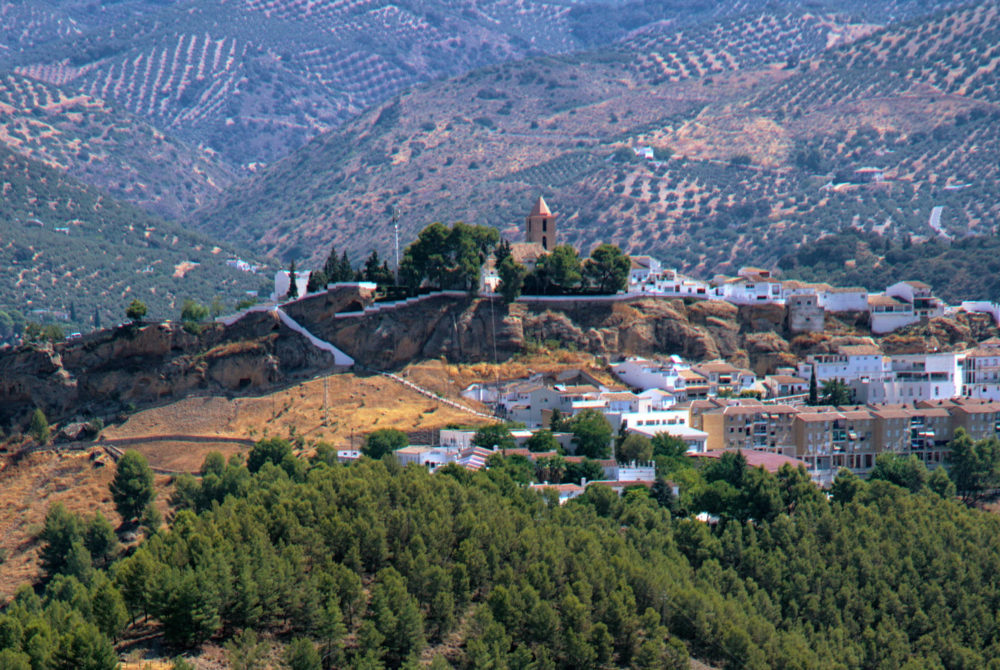 Iznajar-Cordoba-1000x670 - Guía de viaje: 5 lugares para descubrir en Córdoba, el lugar con más historia en Andalucía