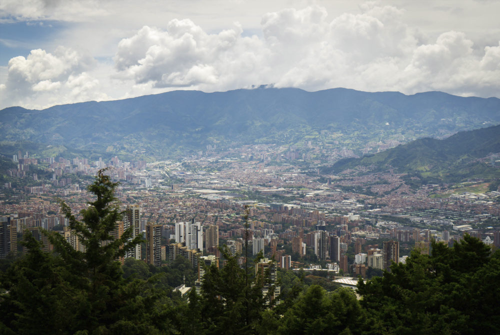 Mirador-de-Las-Palmas-Colombia-1000x670 - Guía de viaje: 7 lugares únicos para descubrir en Medellín
