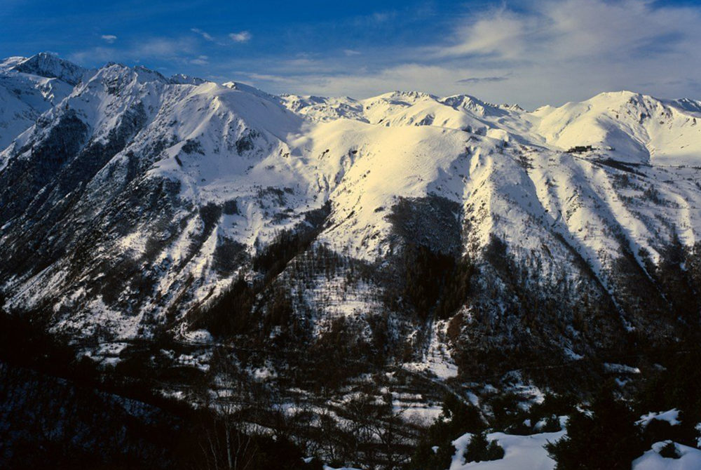 Montgarri-Montanas-1000x670 - El pueblo catalán abandonado con espectaculares paisajes montañosos que es ideal para el senderismo