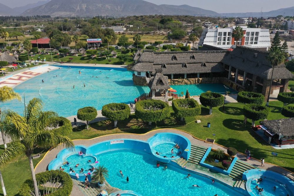 Paque-aguas-termales-1000x667 - Vacaciones en familia: el pueblo a dos horas horas de CDMX repleto de balnearios de aguas termales