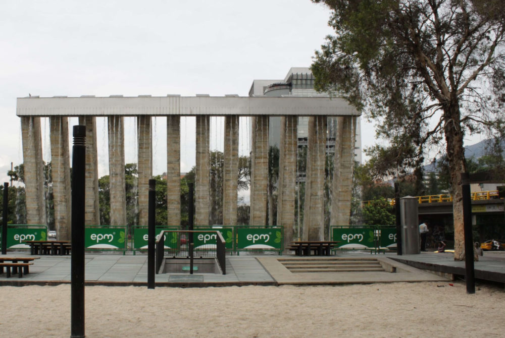 Parque-Pies-Descalzos-1000x670 - Guía de viaje: 7 lugares únicos para descubrir en Medellín