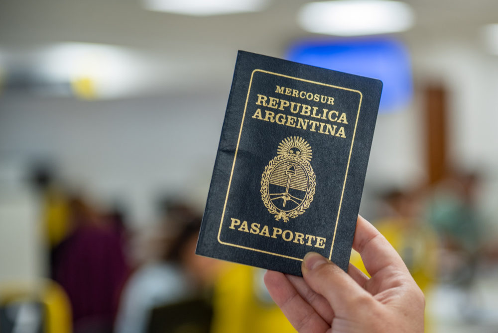 Pasaporte argentino: cuánto cuesta en 2024 y qué se necesita para tramitarlo