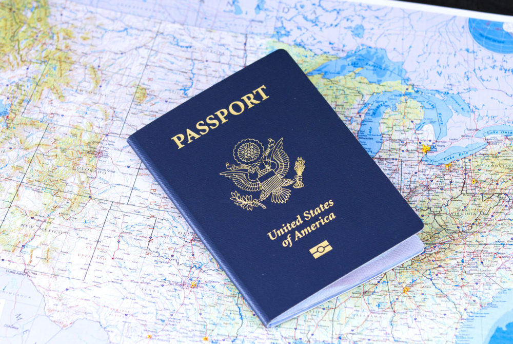 Pasaporte-Estados-Unidos-1000x670 - ¿Cuál es el trámite que permite ingresar a Estados Unidos sin visa?: qué países pueden participar de este programa