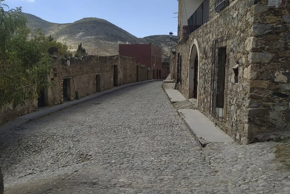 Real-de-Catorce-2-1000x670 - Pueblos Mágicos: el increíble lugar fantasmal construido en piedra y en el que nieva