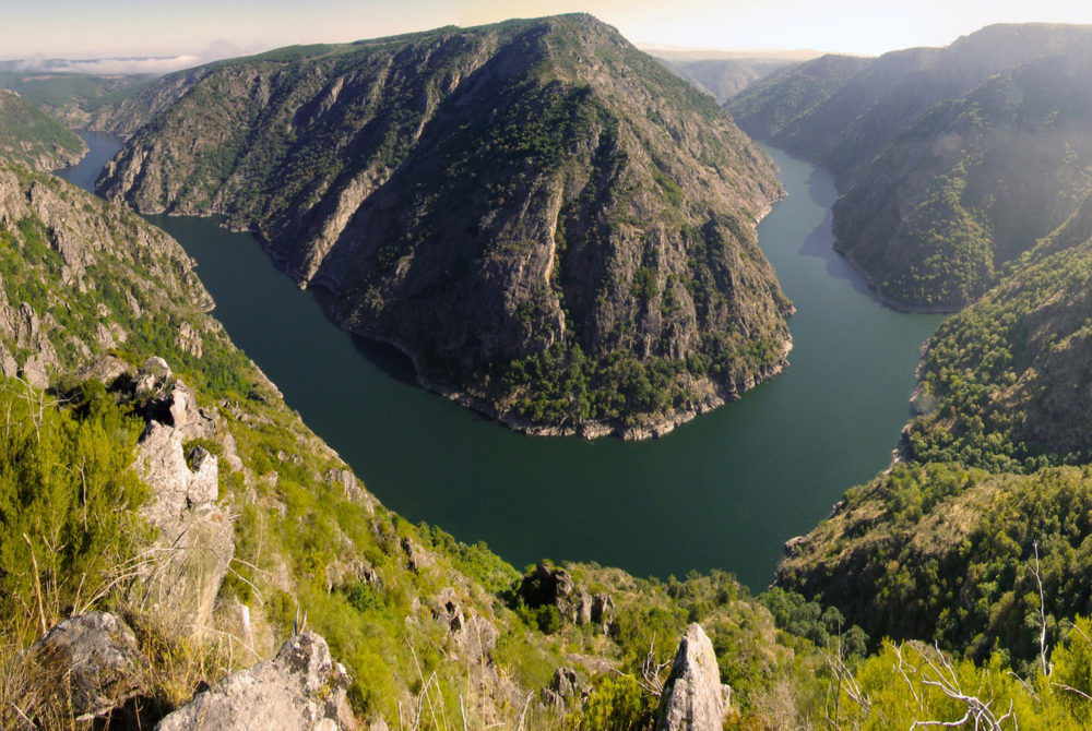 Ribeira-Sacra-Galicia-1000x670 - Guía de viaje: 4 lugares imperdibles de Galicia que te impactarán