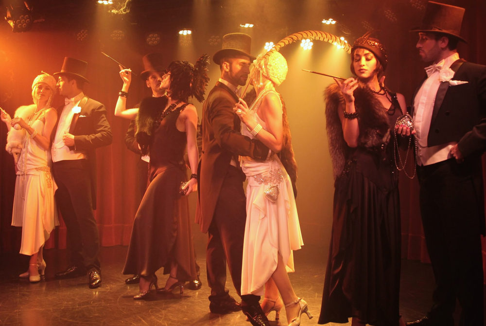 Rojo-Tango-Bailarines-Buenos-Aires-1000x670 - Los 5 mejores lugares para ver shows de tango en Buenos Aires