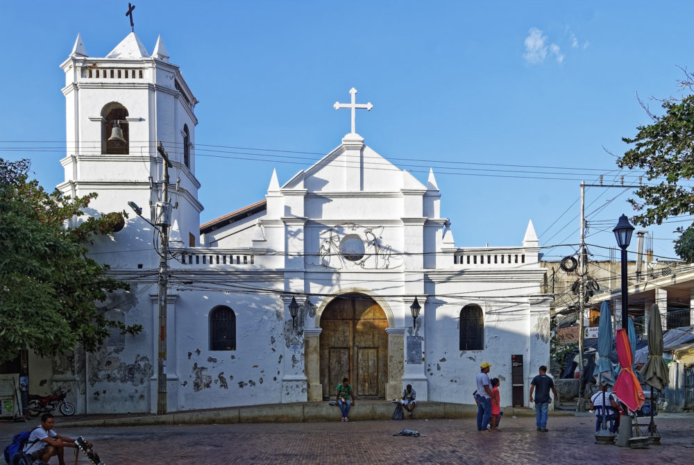 Santa-Marta-Iglesia-1000x670 - Vacaciones en familia: la ciudad ideal de Colombia para ir con niños