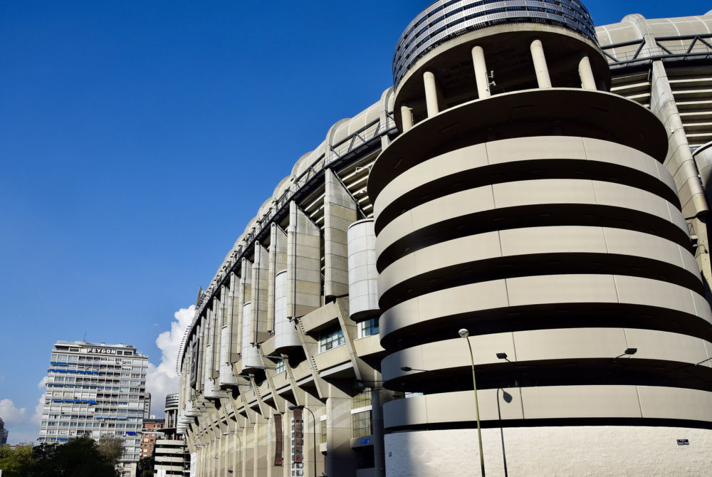 Santiago-Bernabeu-Real-Madrid-1000x670 - Guía de viaje: 7 lugares de Madrid que no puedes dejar de visitar