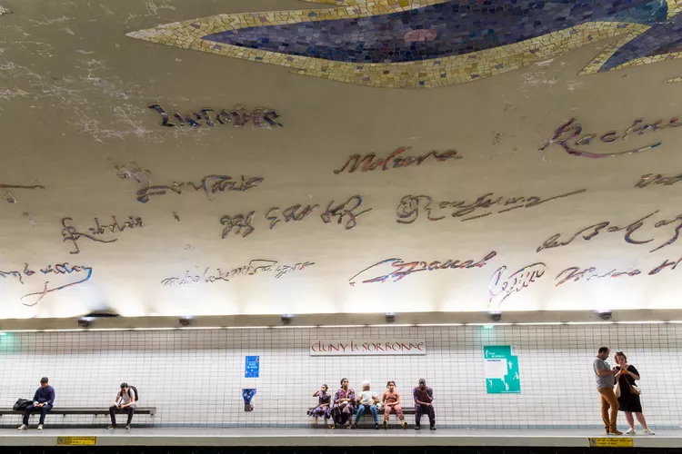 TAL-cluny-la-sorbonne-mosaic-PARISMETRO1223-5ab885127d934cb7baee477cf49986b8 - Estoy enamorado del Metro de París y te cuento por qué