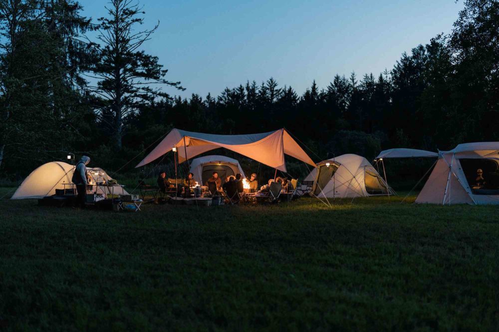 Este nuevo sitio de glamping en el noroeste del Pacífico está cerca de las playas más impresionantes de Washington y cada tienda tiene una fogata privada