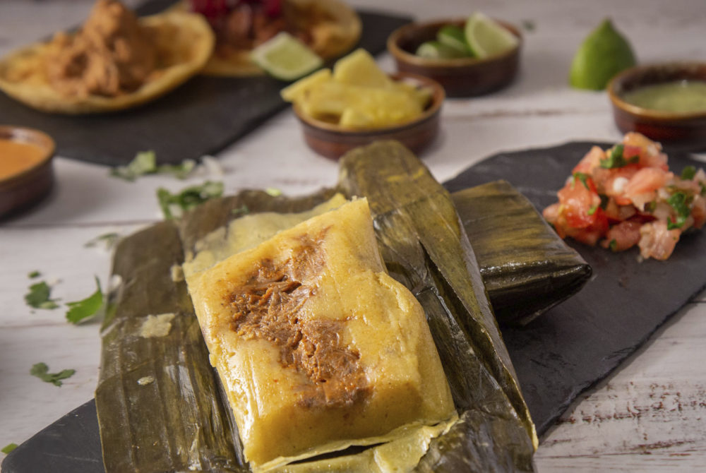 Tamal-Bogota-1000x670 - 5 platos típicos de Bogotá para degustar si viajas a Colombia