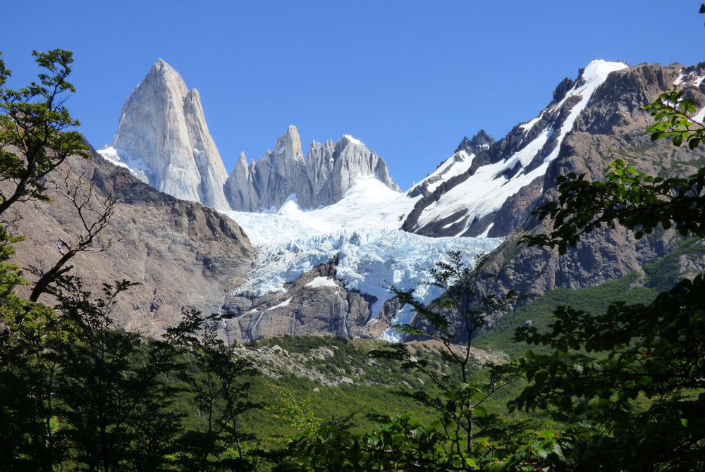 Vista-Fitz-Roy2--1000x670 - Las mejores rutas para hacer senderismo en Argentina