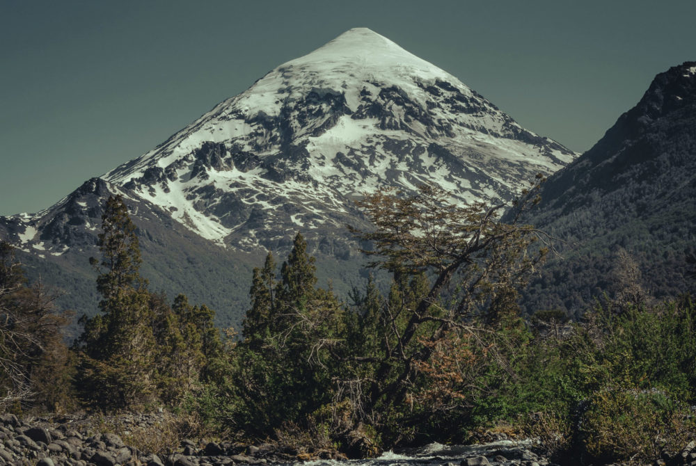 Volcan-Lanin-1000x670 - 5 lugares inolvidables que debes conocer de la Patagonia argentina