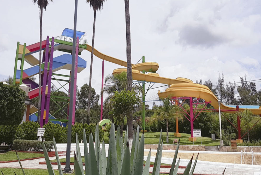 balneario-municipal-tonatico-aguas-termales-turismo-pueblo-magico-mexico-1000x670 - El balneario de aguas termales ideal para visitar en familia
