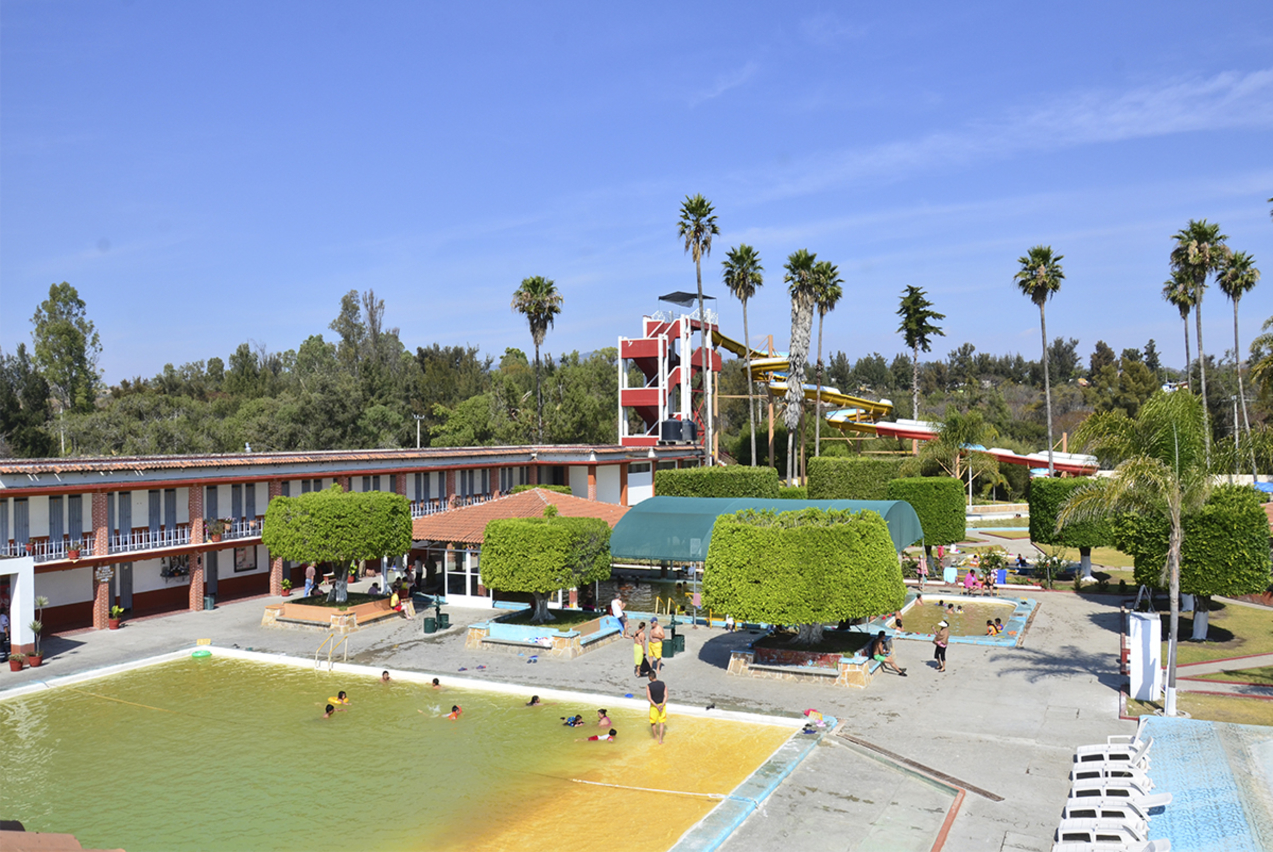 El balneario de aguas termales ideal para visitar en familia