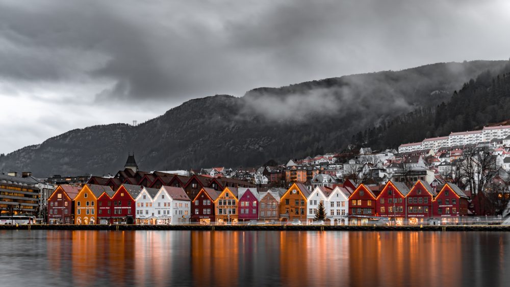 bergen-noruega-1000x562 - Conoce los países más seguros para viajar en 2024